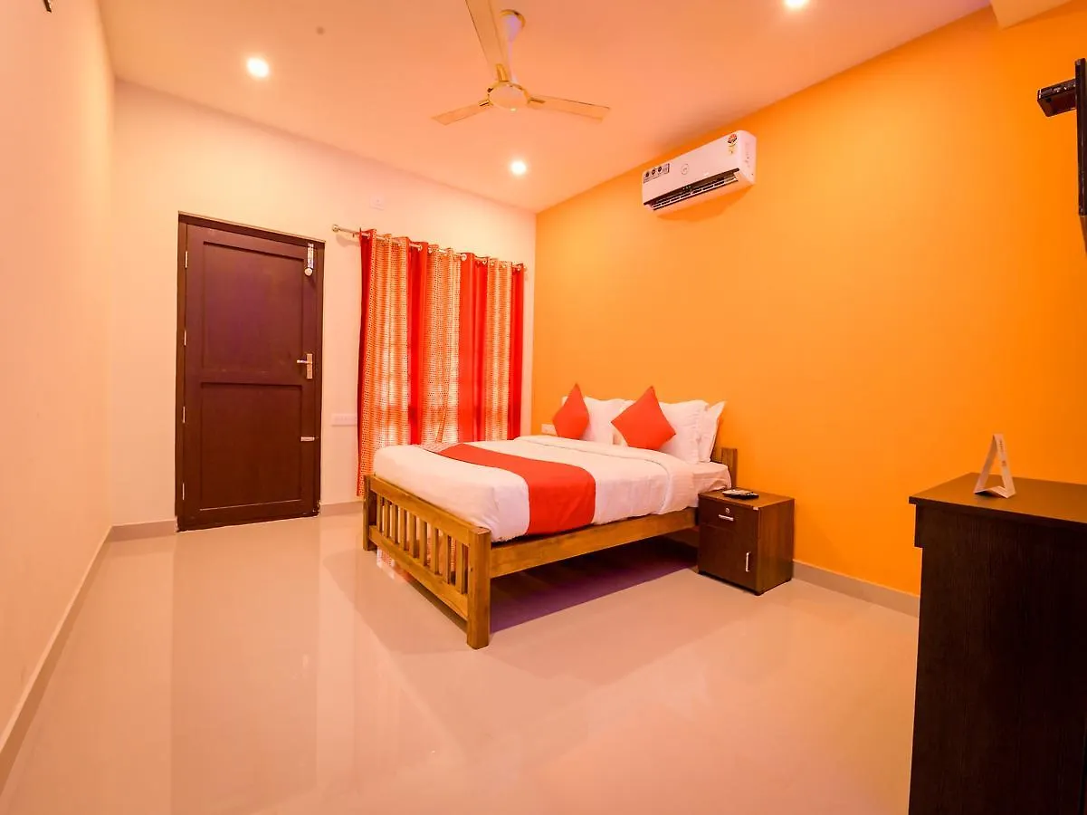 Oyo 14604 Green View Residency Alappuzha 3*,  인도
